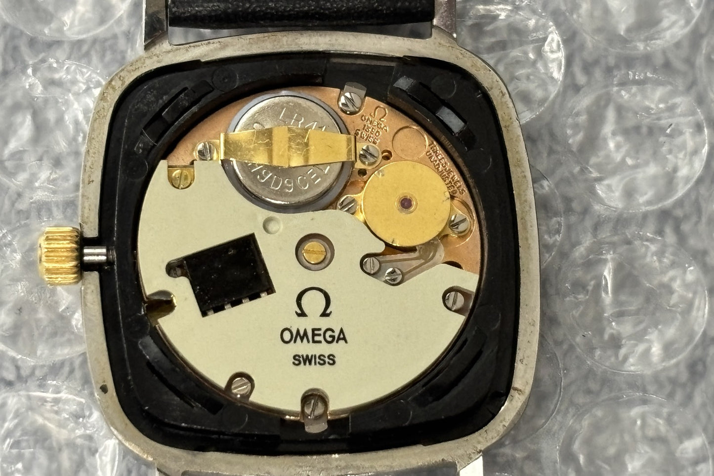 Near MINT OMEGA De Ville 191.0045 Cal.1330 Silver Square Quartz 31mm Men's Watch