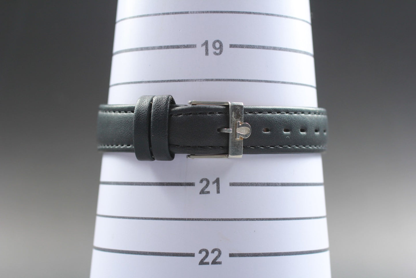 Near MINT OMEGA De Ville 191.0045 Cal.1330 Silver Square Quartz 31mm Men's Watch