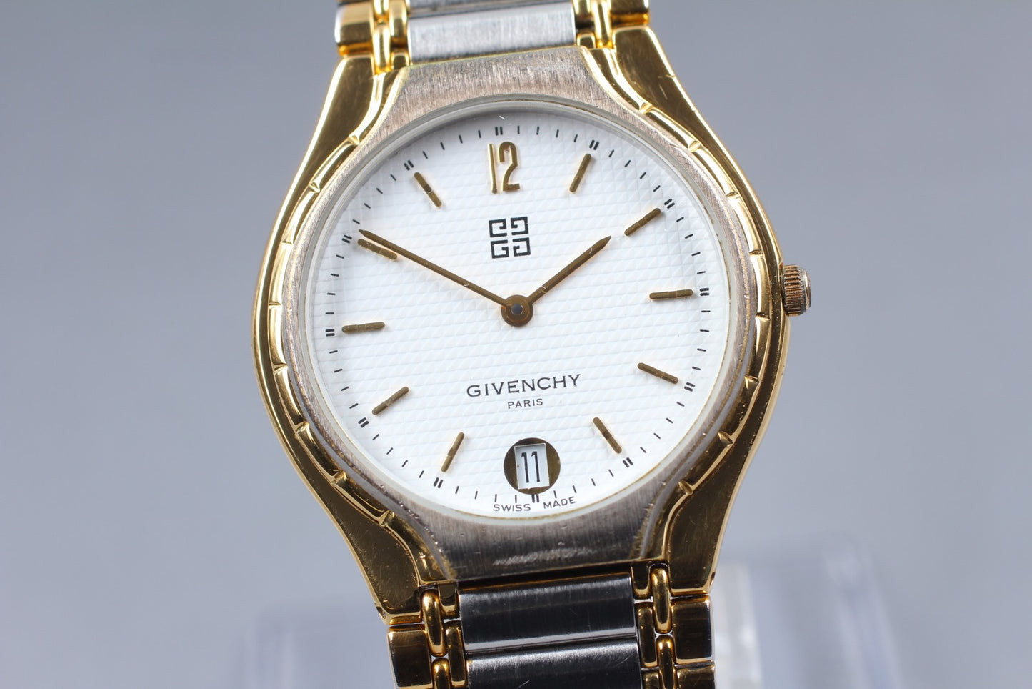 New Battery [Near MINT] Givenchy 621 White Gold Silver 32mm Quartz Men's Watch