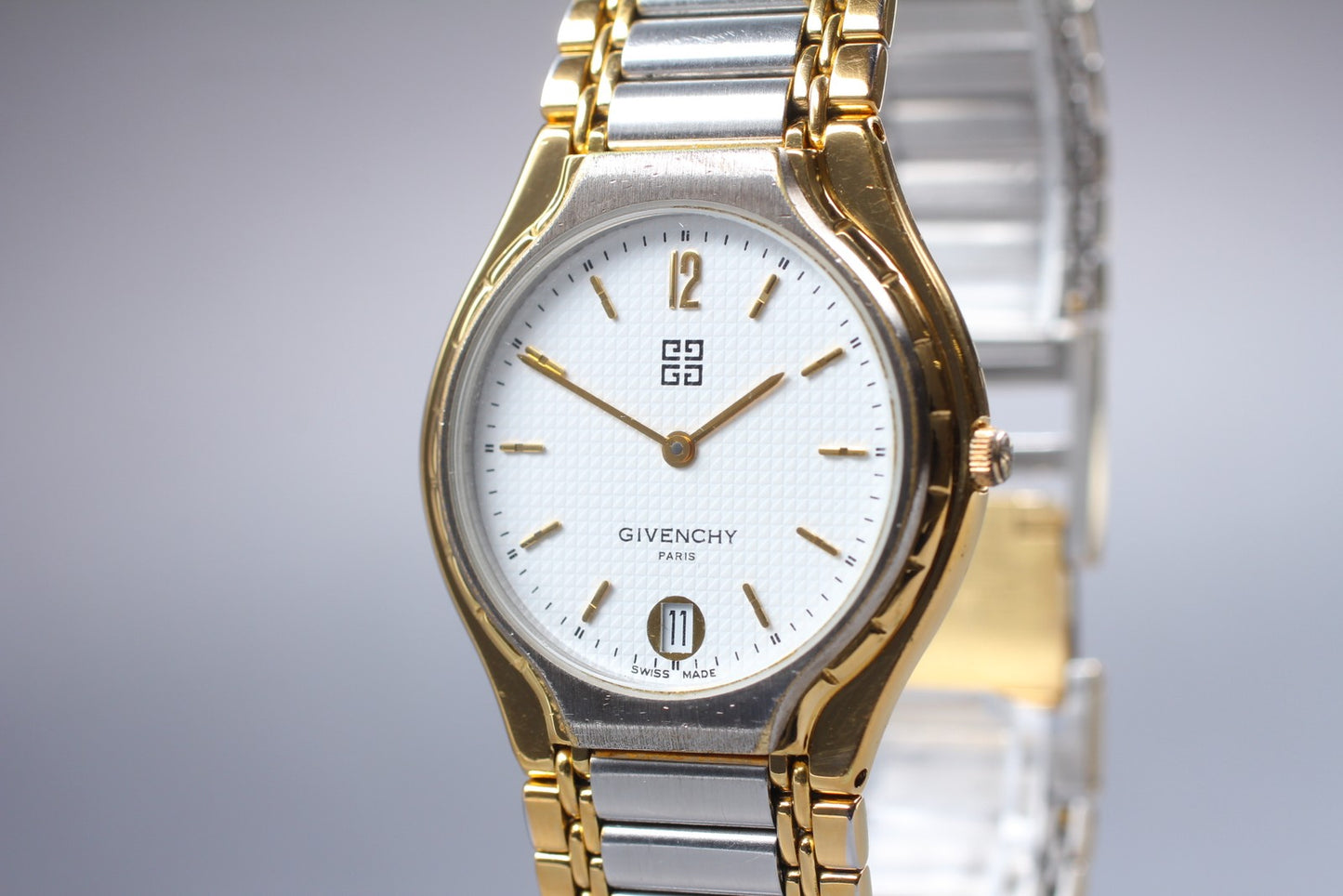 New Battery [Near MINT] Givenchy 621 White Gold Silver 32mm Quartz Men's Watch