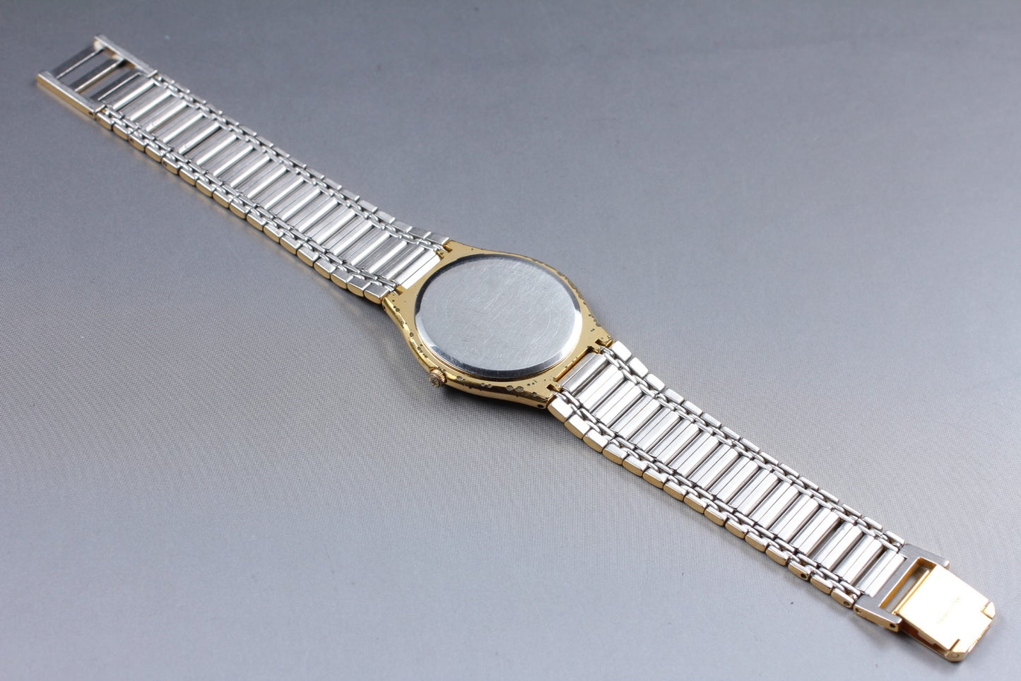 New Battery [Near MINT] Givenchy 621 White Gold Silver 32mm Quartz Men's Watch