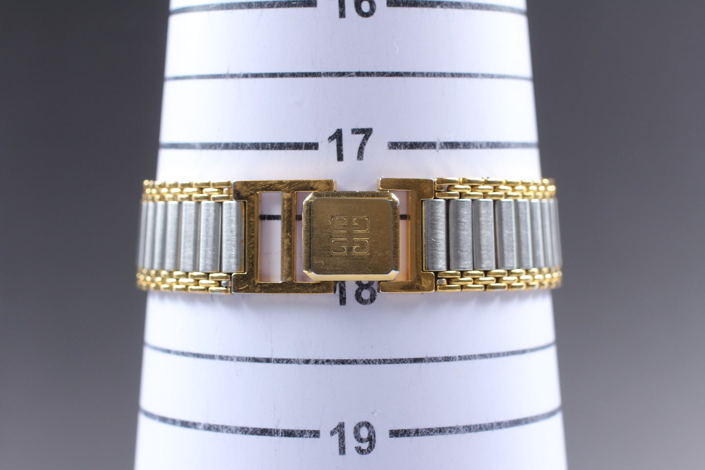 New Battery [Near MINT] Givenchy 621 White Gold Silver 32mm Quartz Men's Watch