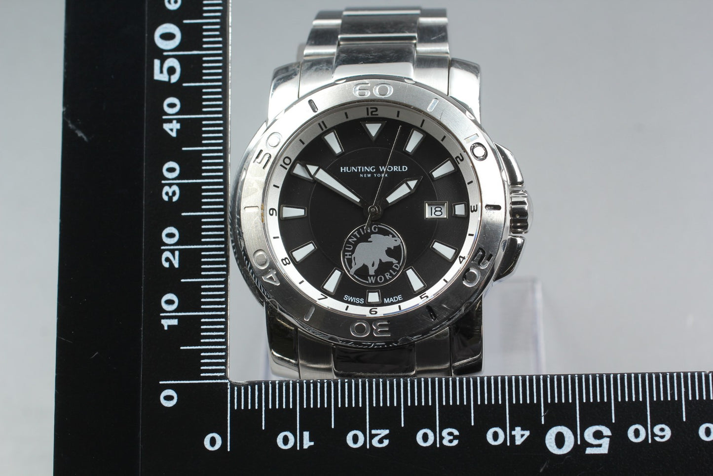 New Battery [Near MINT] Hunting World HW-904 Black Dial 44mm Quartz Men's Watch