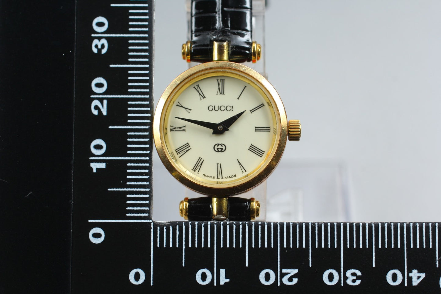 Exc+5 w/ Box Gucci 2000L White Roman Dial Sherry Line 21mm Quartz Ladies Watch