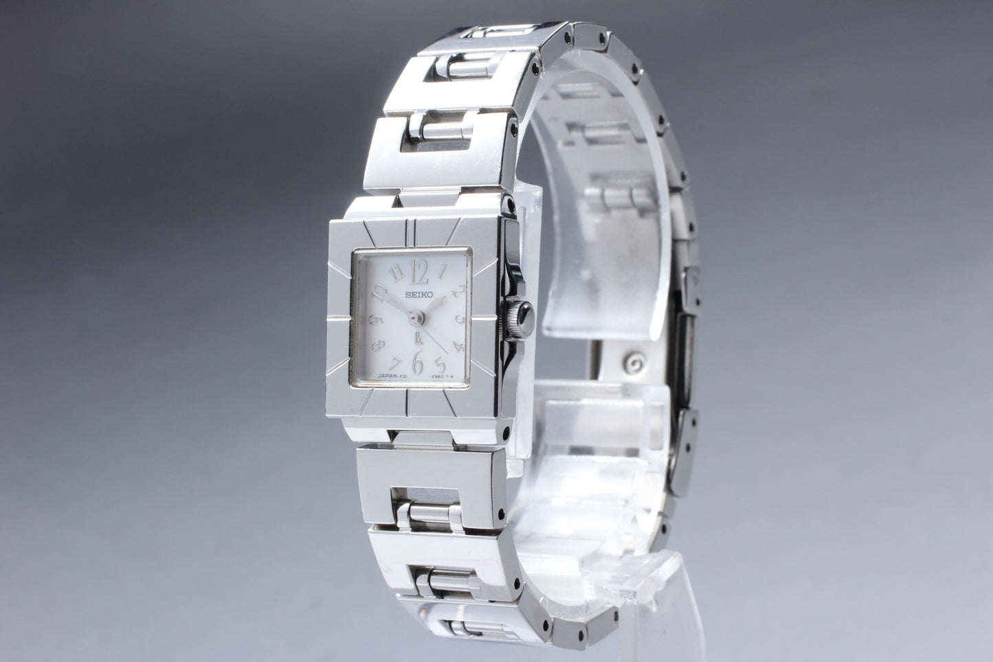 Near MINT SEIKO Lukia 1F21-5E40 Silver Square Quartz 20mm Ladies Watch JAPAN