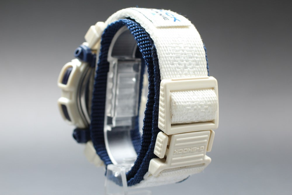 Near MINT CASIO G-Shock DW-8800 LCD Quartz 43.0mm Men's Watch