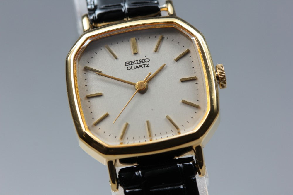 Near MINT SEIKO Socie 1421-5060 Grey Quartz 20.7mm Ladies Watch 1980