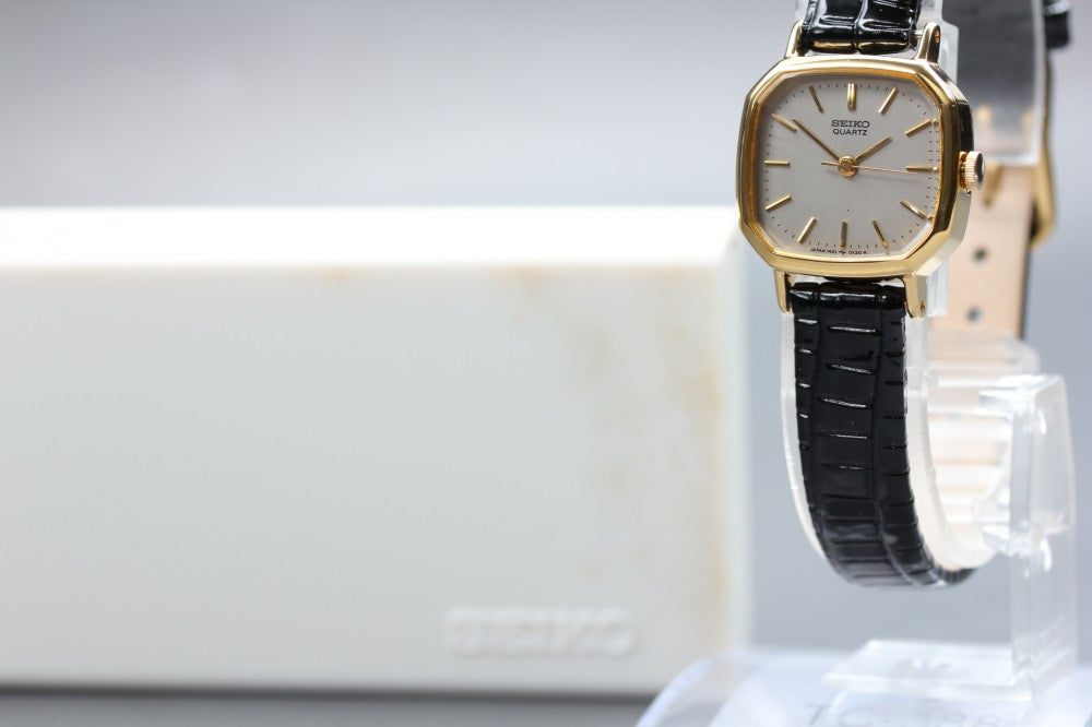 Near MINT SEIKO Socie 1421-5060 Grey Quartz 20.7mm Ladies Watch 1980