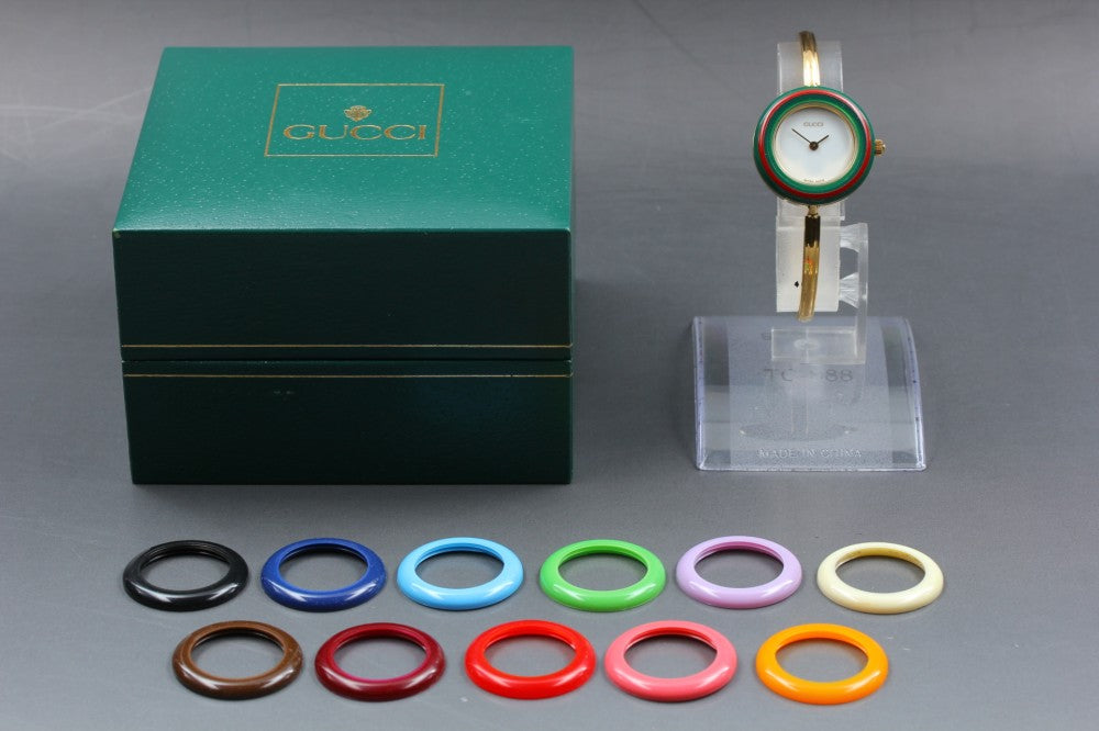 Near MINT GUCCI Change Bezel 11/12.2 White Quartz 25.9mm Ladies Watch