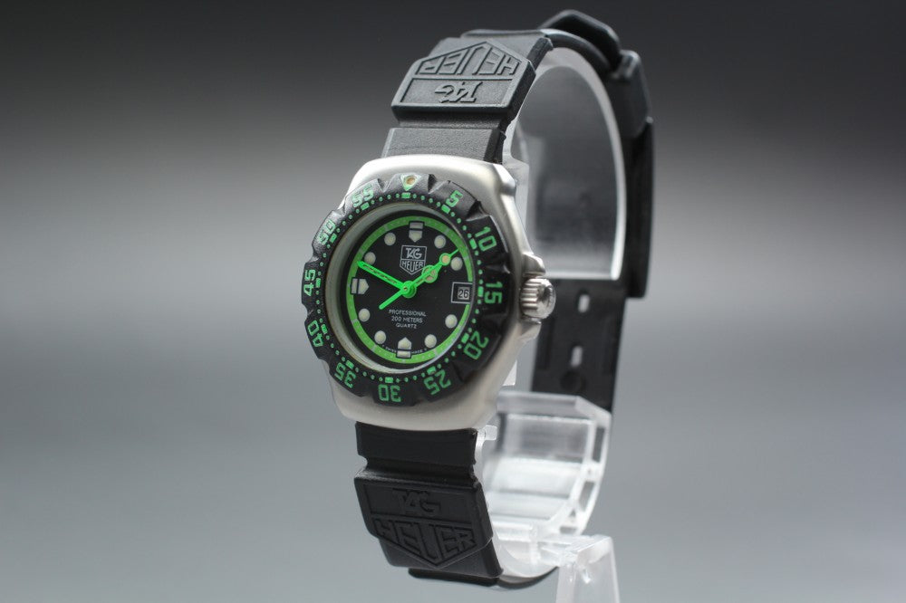 Near MINT TAG Heuer Formula 1 375.508 Black Quartz 28.9mm Ladies Watch