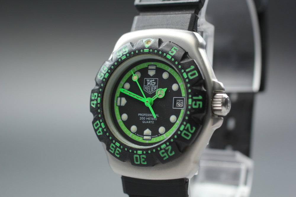 Near MINT TAG Heuer Formula 1 375.508 Black Quartz 28.9mm Ladies Watch