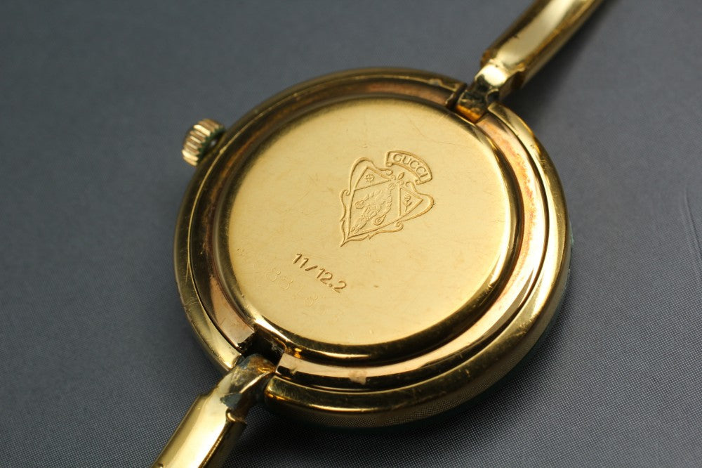 Near MINT GUCCI Change Bezel 11/12.2 White Quartz 25.8mm Ladies Watch