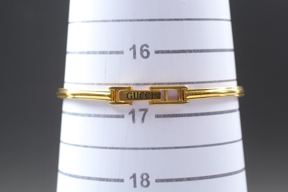 Near MINT GUCCI Change Bezel 11/12.2 White Quartz 25.8mm Ladies Watch