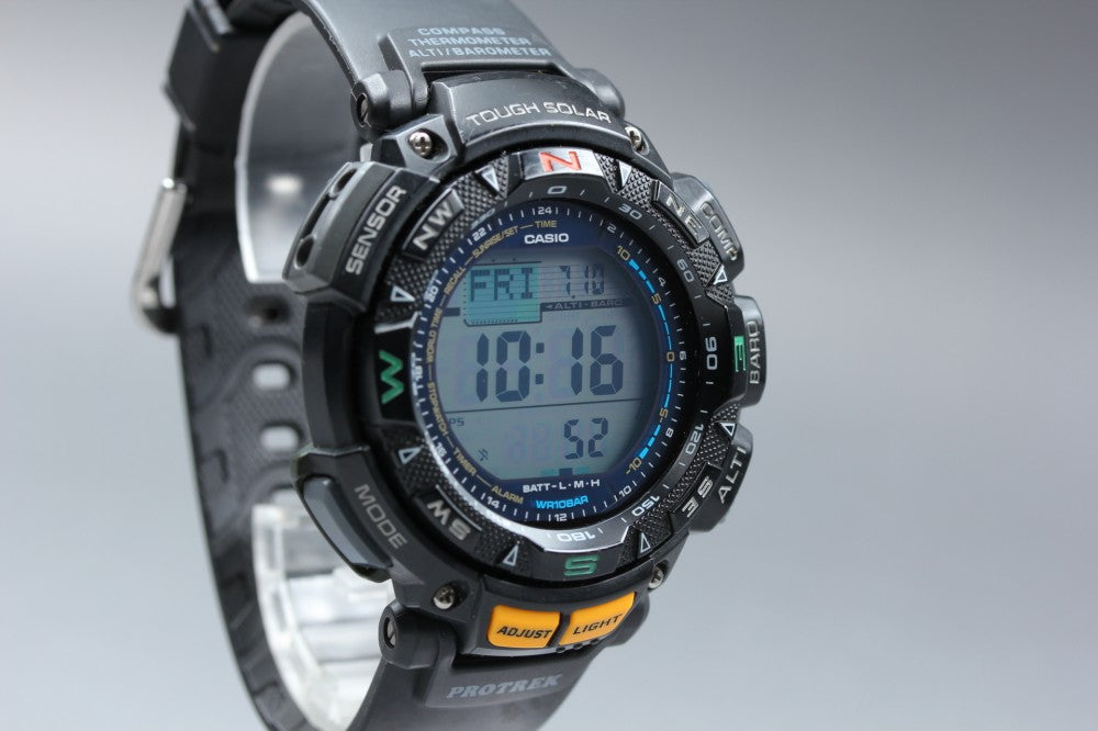 Near MINT CASIO Pro Trek PRG-240 Digital Solar Quartz 51.4mm Men's Watch