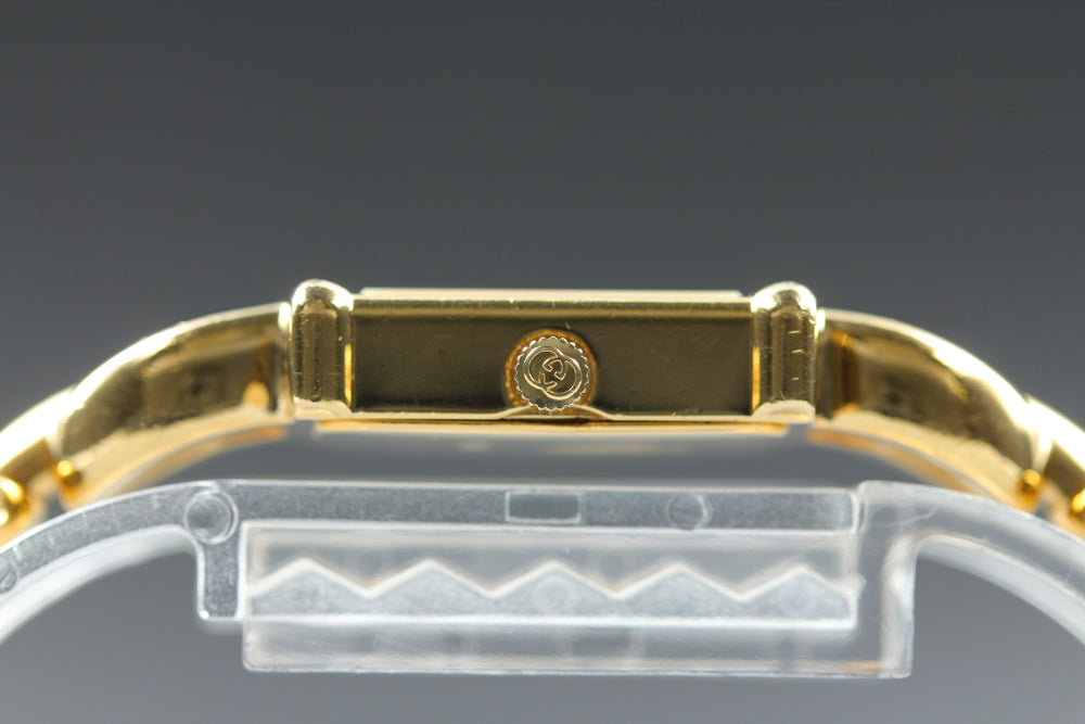 Near MINT GUCCI 1800L White Quartz 16.3mm Ladies Watch