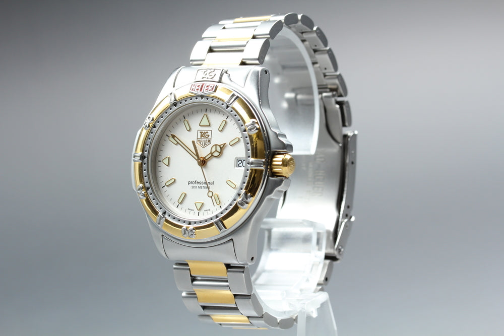 Near MINT TAG Heuer Professional 4000 WF1120-0 Silver Quartz 38mm Men's Watch