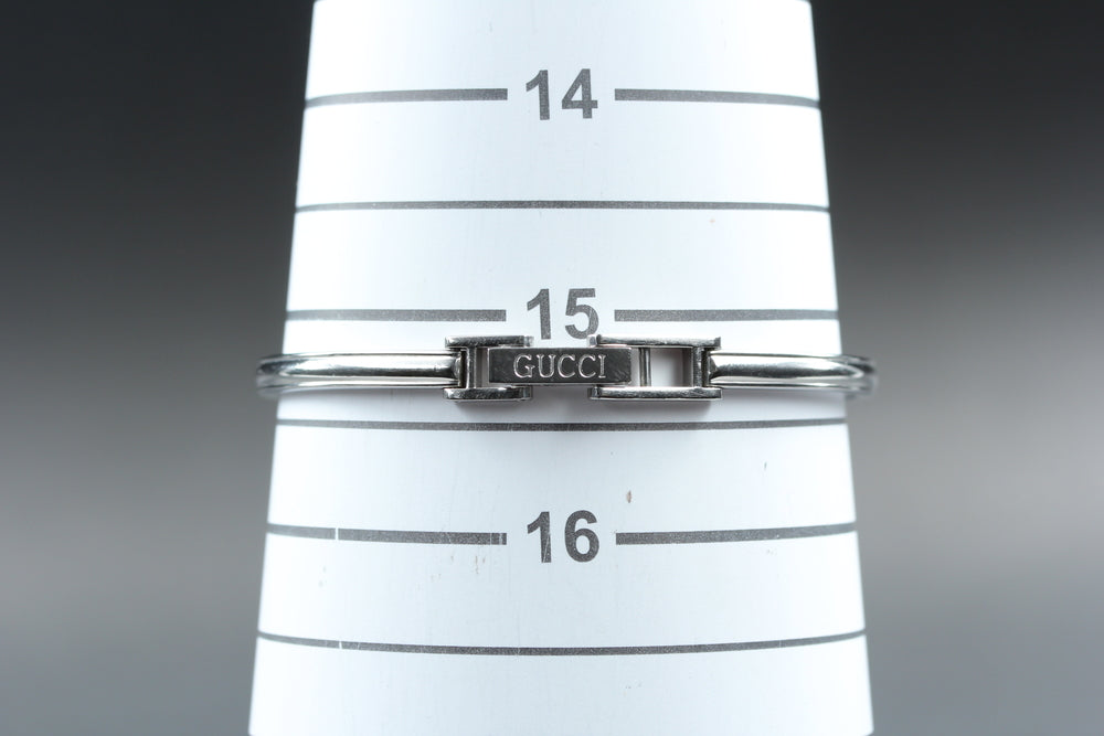 Near MINT GUCCI 11/12.2L White Quartz 26mm Ladies Watch – photo 13